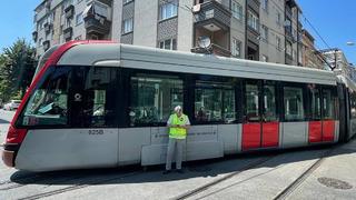 İstanbul Bağcılar'da tramvay raydan çıktı!