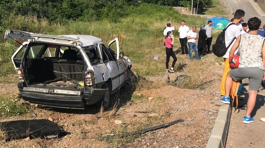 Yaşları 16-17 olan 8 gencin bulunduğu otomobil takla attı: 1'i ağır 5 kişi yaralandı!