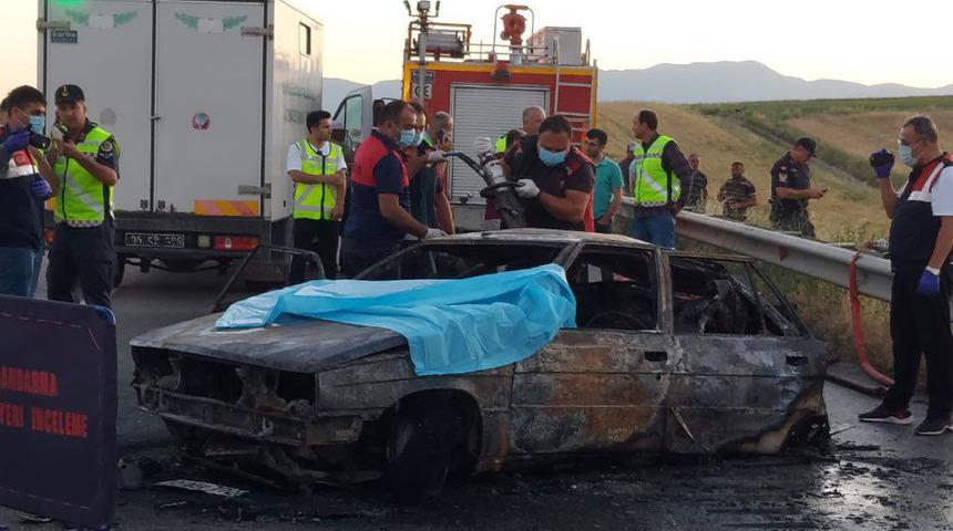 Düğüne giderken kaza yaptılar... Araç tamamen kül oldu: 3 kişi yanarak can verdi!
