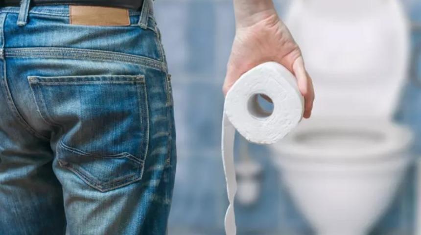 Alzheimer’ın ilk belirtisi hastalıktan yıllar önce ortaya çıkıyor! Tuvalette görülen bu değişime dikkat