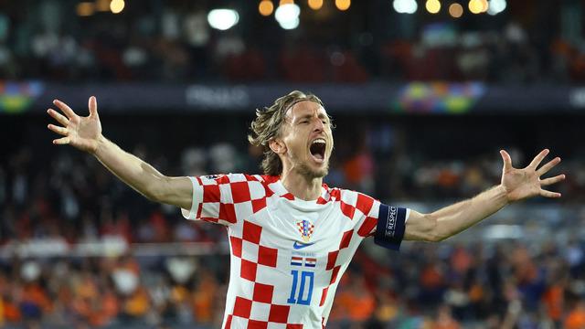 Real Madrid'de Luka Modric'in sözleşmesi 1 yıl daha uzatıldı!