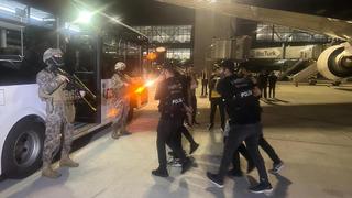 SON DAKİKA | Bakan Yerlikaya duyurdu! Kırmızı bültenle aranan 2 suç makinesi yakalandı