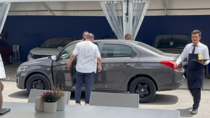 Sıfır otomobilde yeni dönem! Haydarpaşa Garı’ndaki o görüntüler dikkat çekti: Yaklaşık 15 gündür… G2