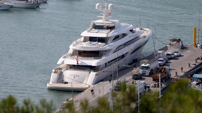 Mega yat, Muğla'ya demir attı! Haftalık kirası dudak uçuklattı