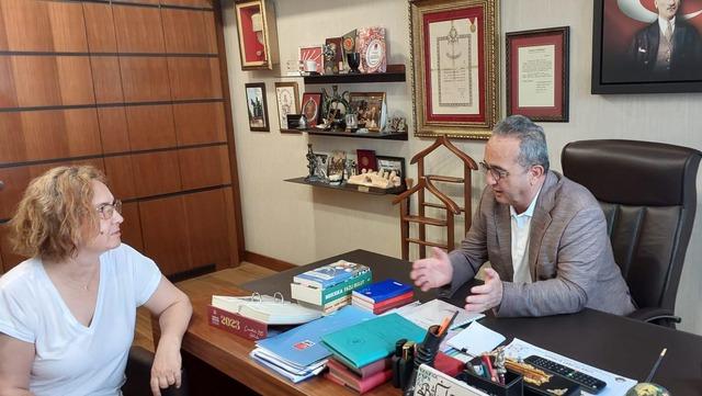 CHP Aydın Milletvekili Bülent Tezcan, BBC Türkçe'den Ayşe Sayın'ın sorularını yanıtladı