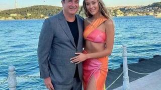 Acun Ilıcalı genç aşkını yanından ayırmıyor! Çok rahatlatıcı...