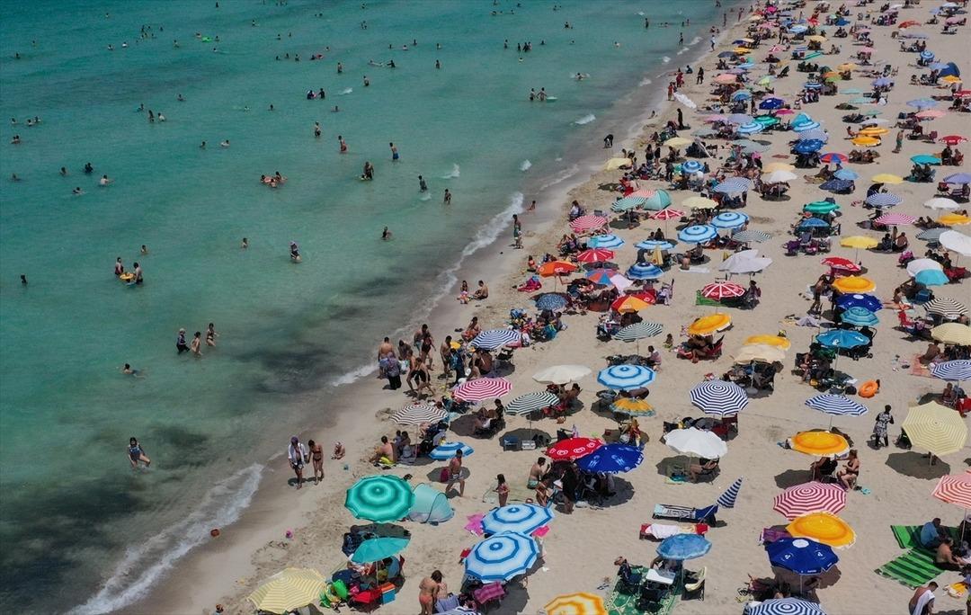 Kurban Bayramı i&ccedil;in Ege'ye akın ettiler! Doluluk y&uuml;zde 100'e ulaştı: 'Kıpırdayacak yer yok'