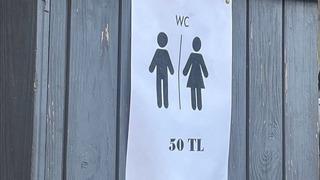 'Tuvalet 50 lira' Sosyal medyada gündem olmuştu! Çeşme'deki o işletmeci konuştu 'Bu yazıyı yazdıktan sonra rahat ettik'