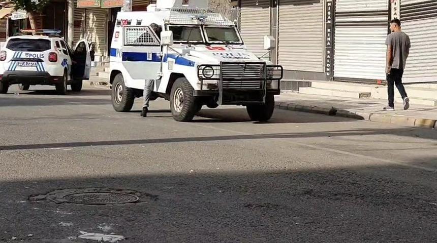 Diyarbakır'da iki grup arasında taşlı, sopalı, bıçaklı kavga: 5 yaralı!