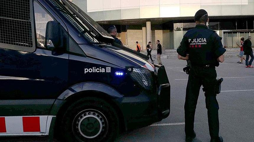 Barselona metrosunda bomba alarmı! İstasyonları boşalttılar