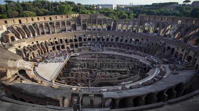 Görüntüler sosyal medyada yayıldı, infiale yol açtı! Roma'da her yerde o turist aranıyor