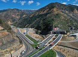 Bakan Uraloğlu açıkladı: 3 Mayıs'ta açılmıştı: Zigana Tüneli 251 bin 100 araca hizmet verdi