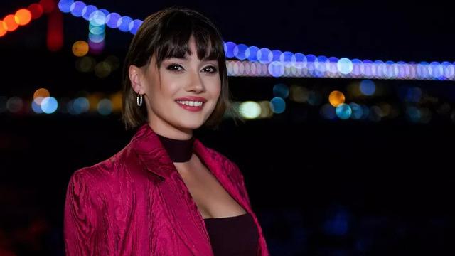 Yasak Elma'nın Zeynep'i Sevda Erginci bikinili poz verdi! Ünlü isimlerden yorum gecikmedi