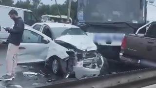 Arnavutköy'de feci kaza! Yolcu otobüsü karşı yöne geçti... Yaralılar var