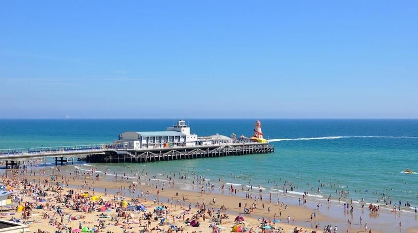 O plajda şoke eden saldırılar! Bir ülke bu olaylarla çalkalanıyor... Denizin ortasında cinsel taciz isyan ettirdi