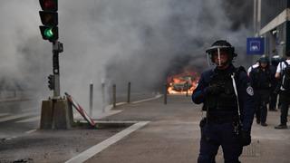 Son dakika: Fransa'yı karıştıran olay! 17 yaşındaki genç polisin açtığı ateşle öldürüldü! 4 şehirde sokağa çıkma yasağı getirildi