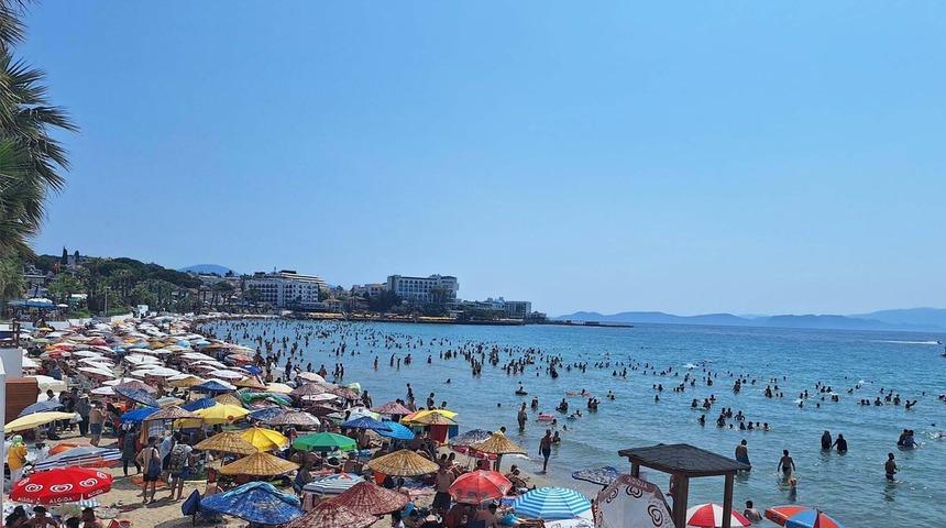 İlçe nüfusu 4 katına çıktı! Kurban Bayramı'nın 3. gününde tüm yurtta plajlar doldu taştı 'Sanki İstanbul'un geri kalanı buraya toplanmış'