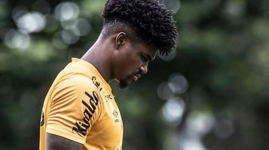 Transfer son anda durdu! Alanyaspor'un kadrosuna katmak üzere olduğu Eudardo Bauermann 12 maç bahis cezası aldı!