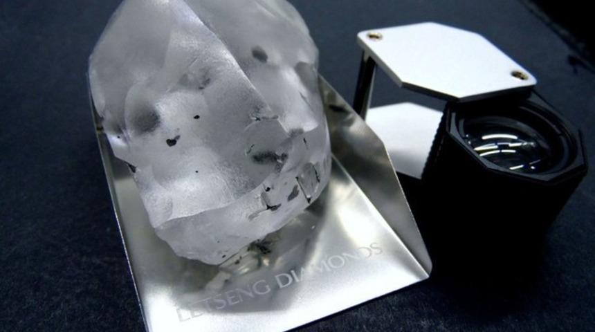 D&uuml;nyanın en b&uuml;y&uuml;k beşinci elması bulundu: 40 milyon dolar