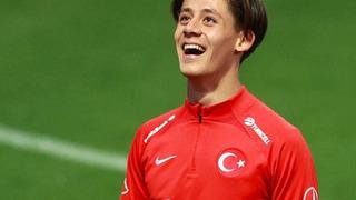 Dünya onu konuşmaya devam ediyor! FIFA resmi hesabı Fenerbahçe'nin paylaşılamayan yıldızı Arda Güler'i paylaştı