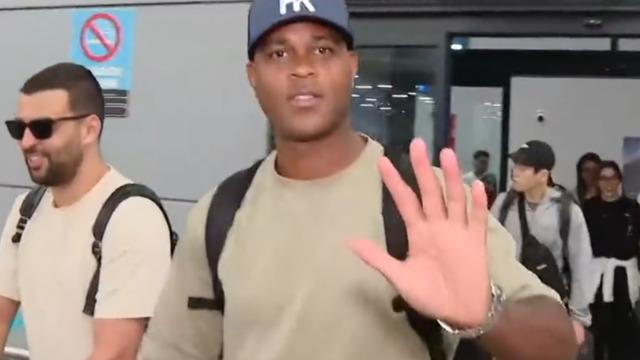 Adana Demirspor'un anlaşma sağladığı yeni teknik direktörü Patrick Kluivert İstanbul'a geldi!