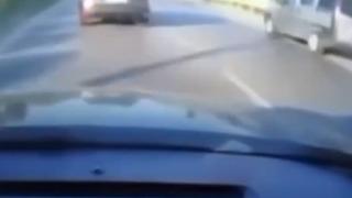 İzmir'de 'makas' faciası kamerada! Arkadan gelip fütursuzca makas attı: Can kaybı arttı