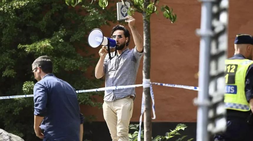 Yaptığı provokasyonla büyük tepki çeken Momika'nın yeni fotoğrafları servis edildi! İşte bağlı olduğu eski örgüt...