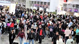 Antalya'da tüm zamanların rekoru kırıldı! Bir günde bin 188 uçak iniş kalkış yaptı