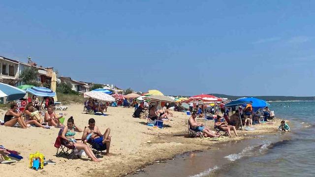 Tatilciler oraya akın etti, köyün nüfusu ilçeyi solladı!