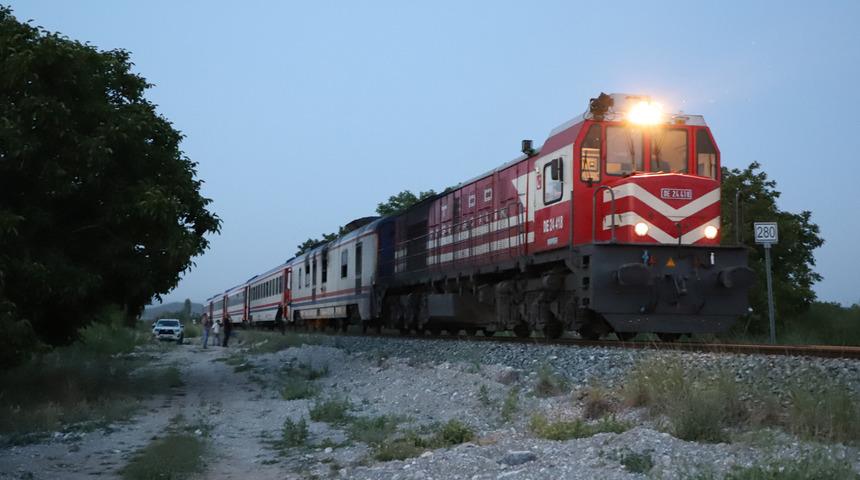 Denizli'de yolcu treninde çıkan yangın söndürüldü!