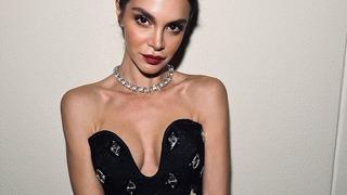 Hepsi Grubu'nun Cemre Kemer'i şezlonga sere serpe uzandı! Gören bir daha baktı