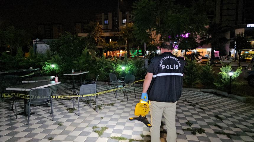 Pastanede korkunç olay! Birlikte oturduğu kişiye kurşun yağdırdı