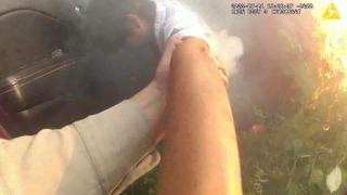 Hızla yanına koştu, kolundan tutup alevlerin içinden çekip aldı! Vücut kamerasına yansıdı...