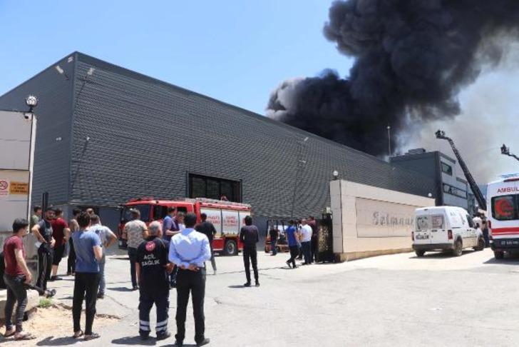 SON DAKİKA | Gaziantep’te fabrika yangını! 10 kişi dumandan etkilendi