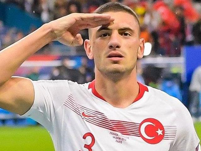 Merih Demiral ülkemizi bir kez daha gururlandıracak! Dünya devine imza atmasına ramak kaldı...