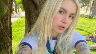 Aleyna Tilki bikinisiyle çocuk havuzuna girip dans etti! Sosyal medyada yorum yağdı