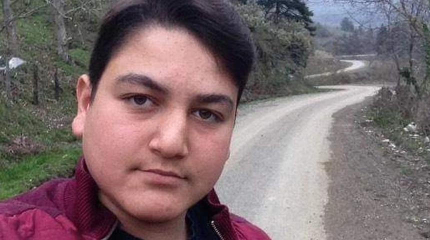 Evinin balkonunda otururken bir anda yere yığıldı! Maganda kurşunu 18 yaşındaki genci hayattan kopardı