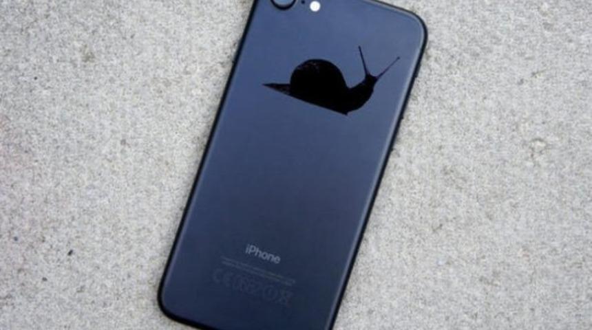 Apple iPad ve Macbook'u da bilerek yavaşlattı mı?