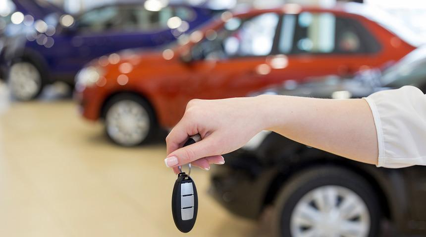 Sıfır otomobilde zam fırtınası! Temmuz ayında liste fiyatları yine güncellendi ama bayiler ‘araç yetmiyor’ dedi…