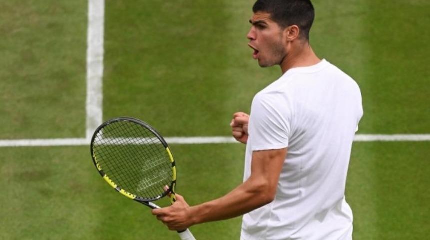 Wimbledon'da Alcaraz ve Rybakina, 2. tura çıktı