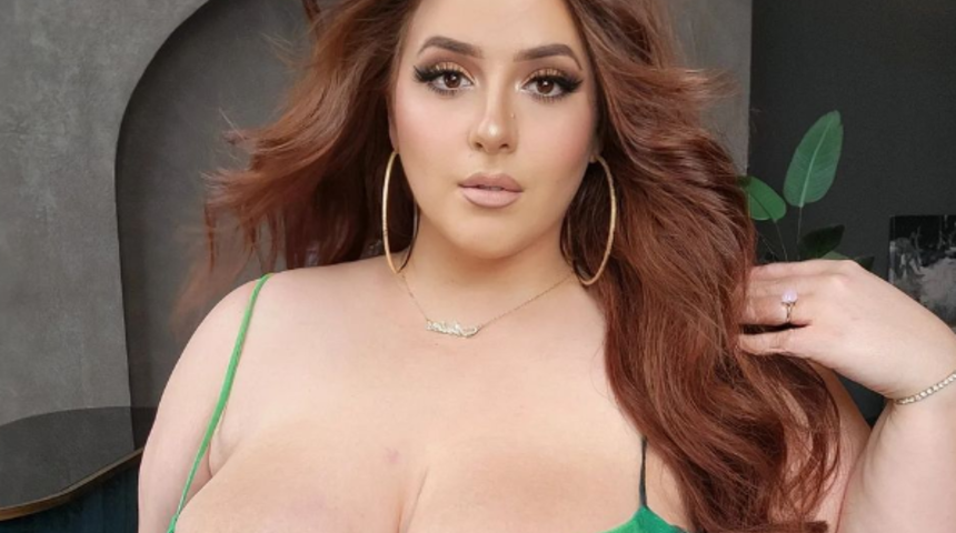 Büyük beden sosyal medya fenomeni Olivia Messina eleştirilere bu kez bikinisiyle meydan okudu! Resmen yorum yağdı