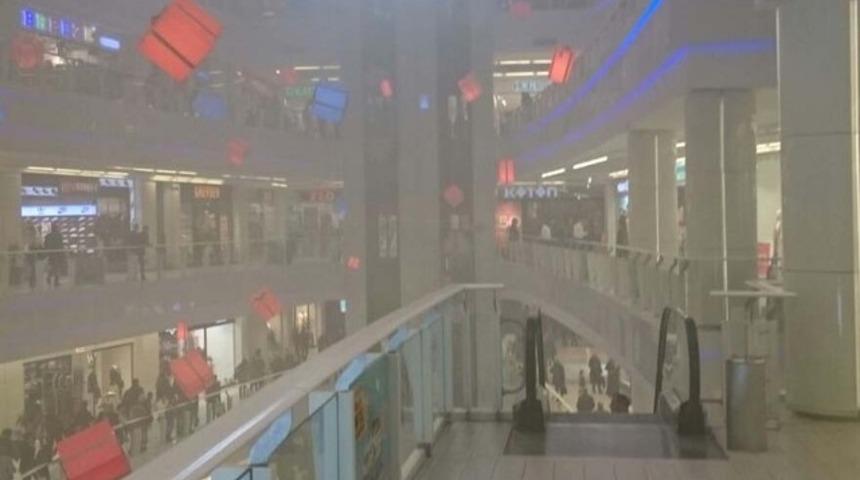 Alışveriş merkezinde büyük panik! 