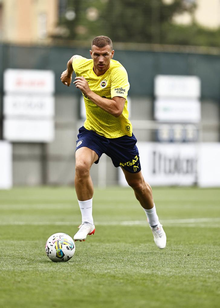 Fenerbahçe'nin yeni transferi Edin Dzeko sahaya indi! O görüntüleri gündem oldu G2