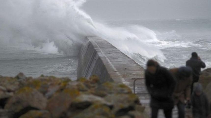 Meteoroloji uyardı! 9 kuvvetinde geliyor