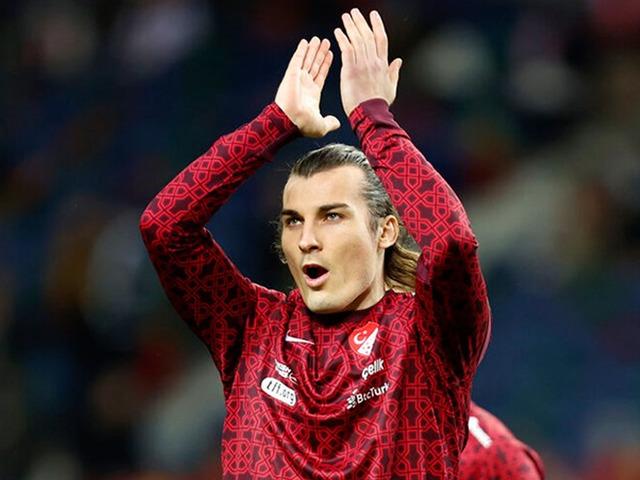Çağlar Söyüncü, Atletico Madrid'e resmi imzayı attı! Üçüncü Türk olarak adını yazdırdı...