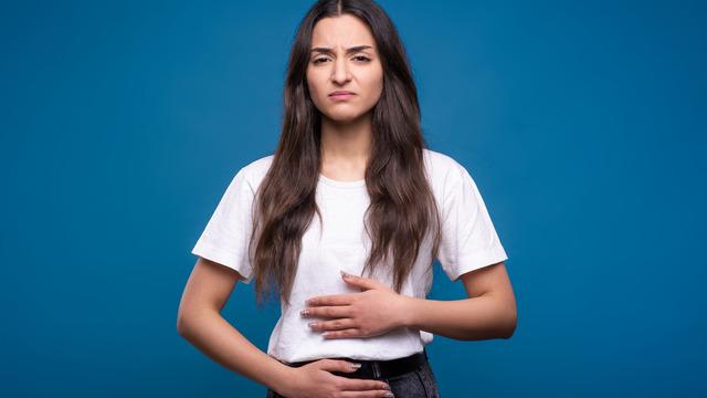 Adet sancısı gibi karın ağrısı neden olur ve nasıl geçer? Adet sancısına benzer karın ağrısına ne iyi gelir?	