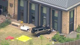 İngiltere’nin başkenti Londra’da endişelendiren kaza! Araç ilkokula çarptı: 7’si çocuk 9 kişi yaralandı