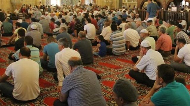 CUMA NAMAZI KILINIŞI: Cuma namazı nasıl kılınır, kaç rekat, hangi dualar okunur? Diyanet açıkladı!
