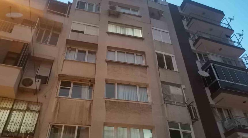 Kötü koku ihbarına giden ekipler acı tabloyla karşılaştı: Daireden cansız bedenleri çıktı!