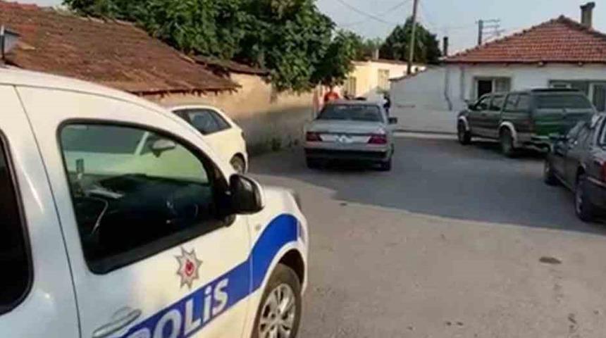 İzmir'de bir kişi tartıştığı yeğenini pompalı tüfekle öldürdü!